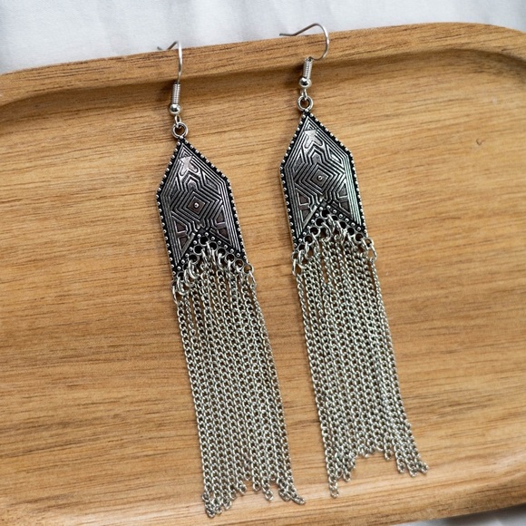 ✨Free People Arroyo Silver Tassel Earrings - Picture 3 of 4